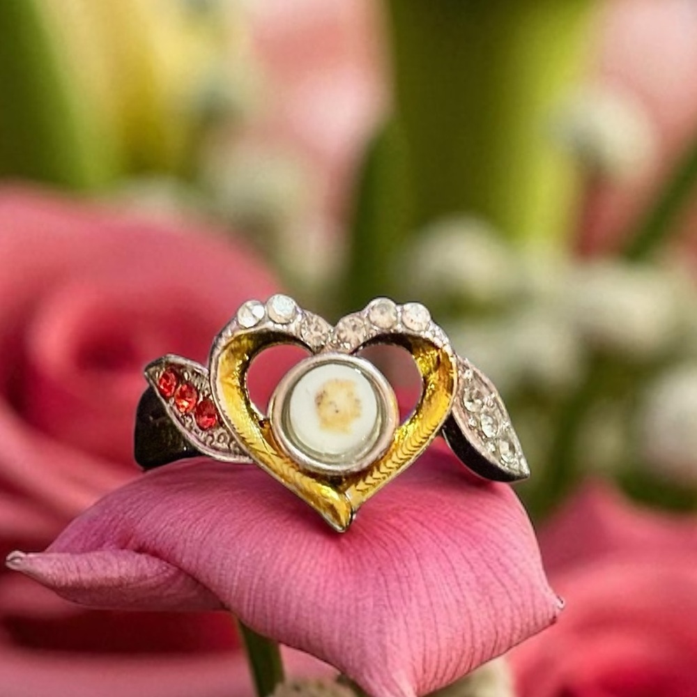 gold plated Heart Ring with‎ diamond accents